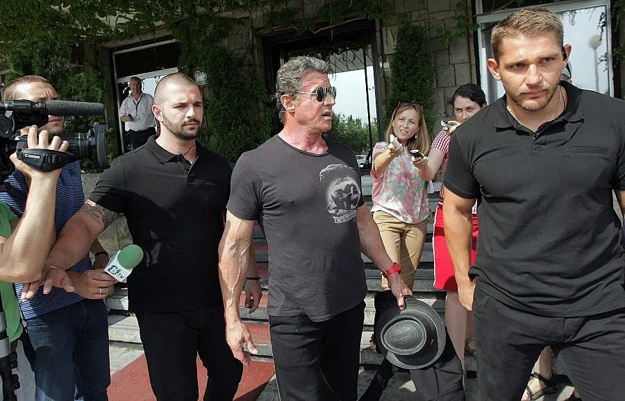 ММА красавицата омая Сталоун и компания