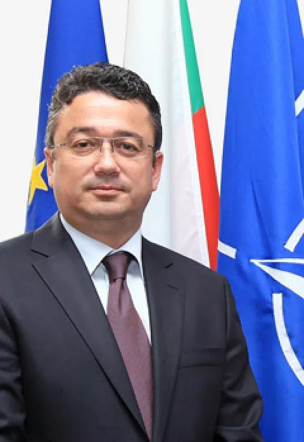 Пълният неутралитет спрямо Сирия не би бил целесъобразен