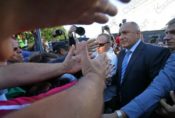 Бойко и протестиращите в задочен диалог