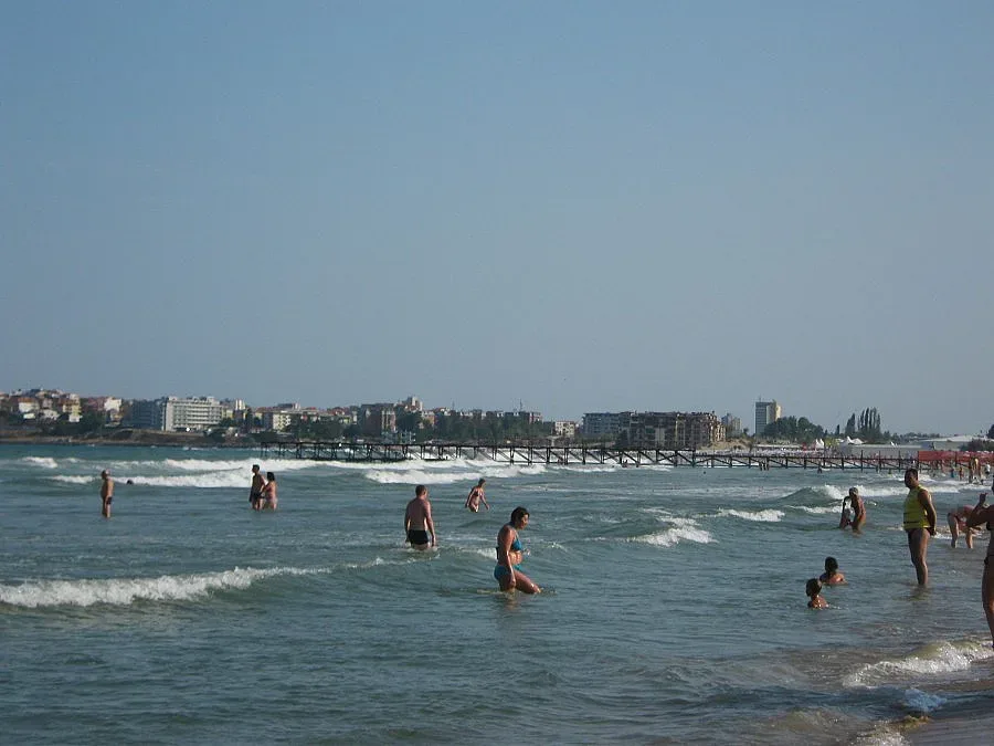Превръщат морската вода в питейна на плажа в Бургас