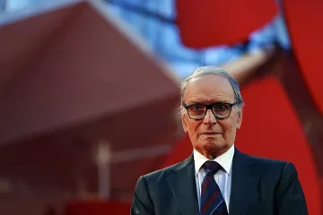 185 българи свирят с Енио Мориконе през декември