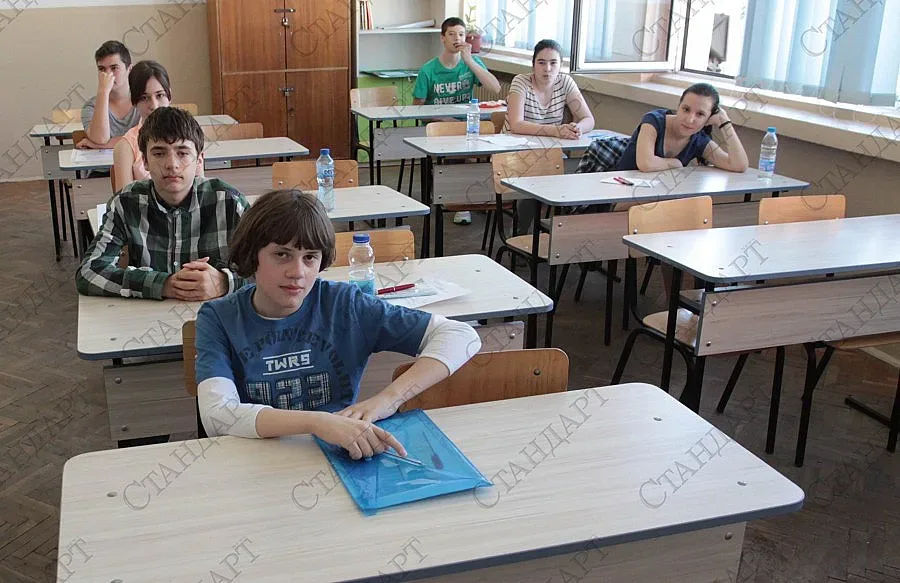 Синдикатите искат максимум 30 деца в паралелка