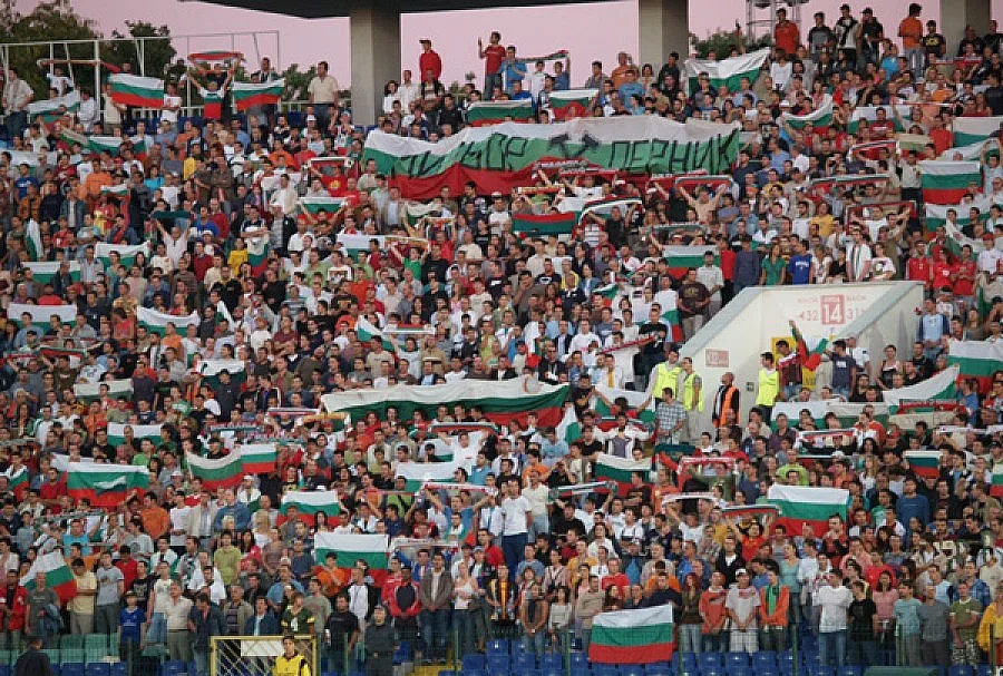 100 фенове потеглиха от София за Палермо