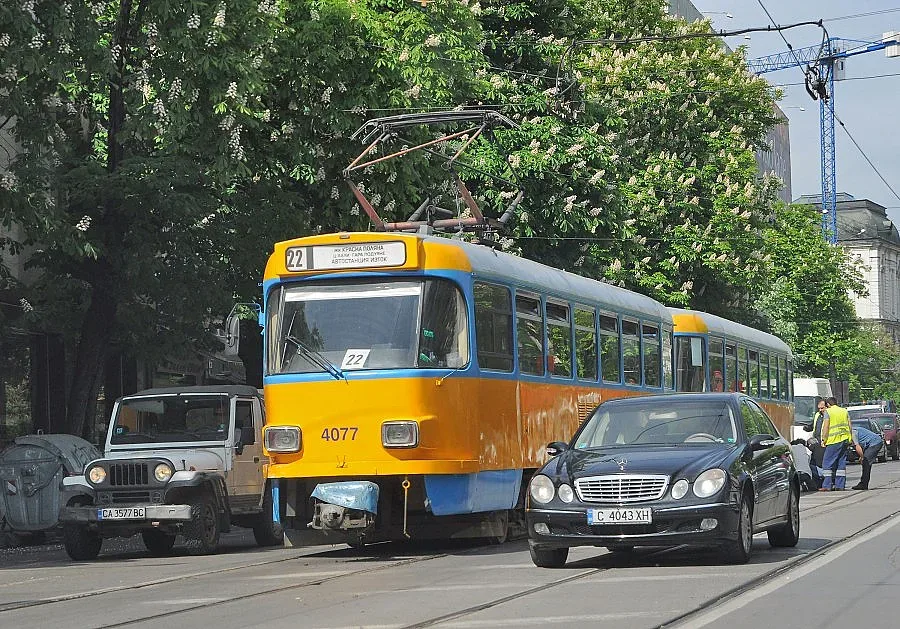 Променят временно движението на част от трамваите в София