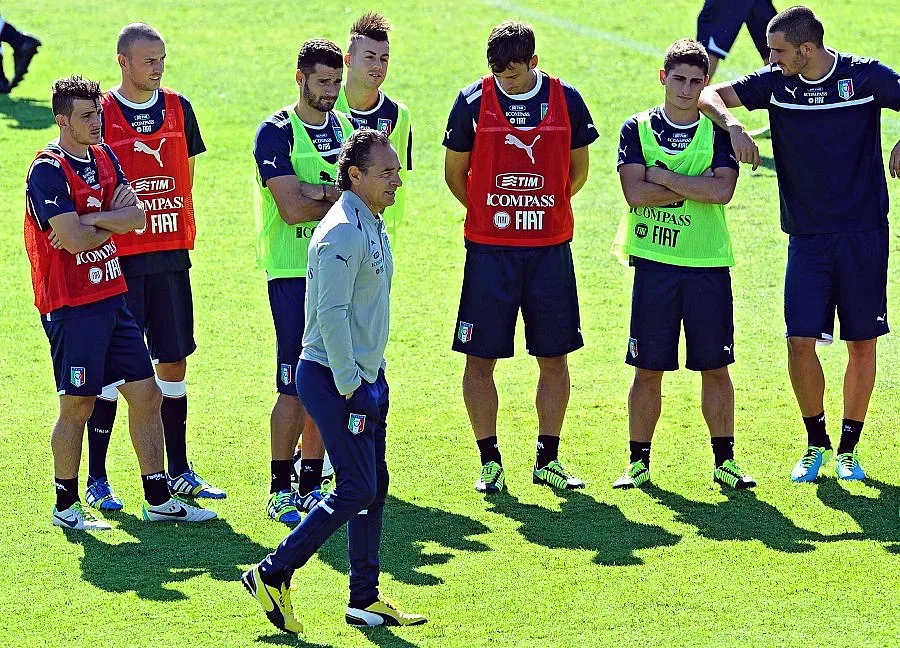 Италия излиза с 4-3-2-1 срещу България