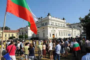 На живо: Голямото посрещане на депутатите 