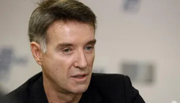 Номер 7 в класацията на Форбс изгуби състоянието си