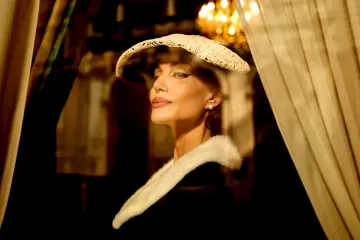 Анджелина отново събра погледите