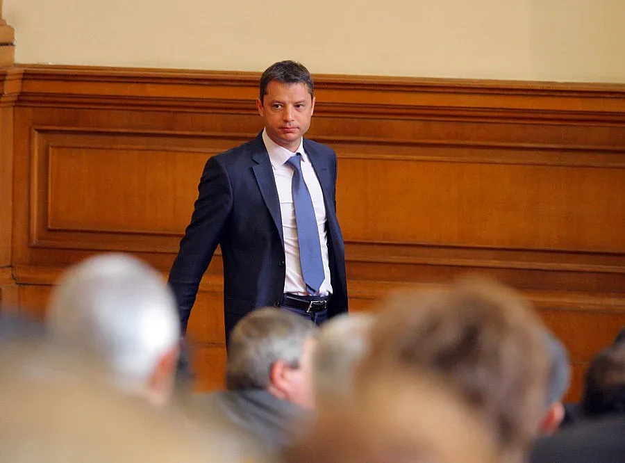 Делян Добрев отрече да е разрешавал плащания по „Белене"