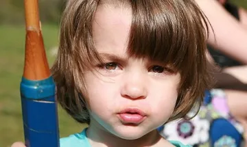 Изписаха майката на Лени в количка