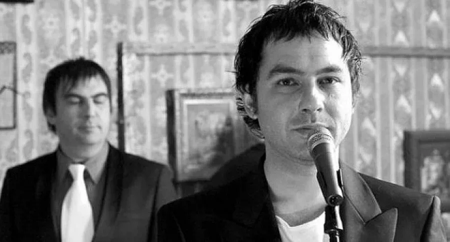 Свилен-младши пее с "Остава"