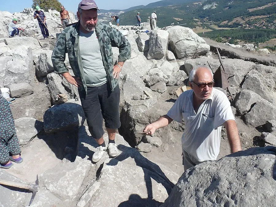 Откриха в Перперикон близнак на вампира