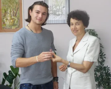 Петър Даскалов получи почетна статуетка от Община Добрич