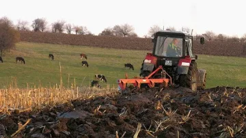 Земеделците с данъчната отстъпка до 2014 г.