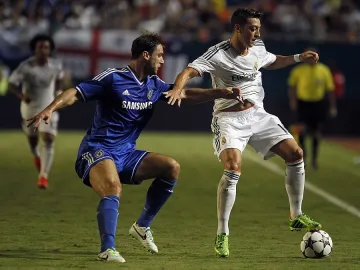 Юнайтед се включва в битката за Месут Йозил 