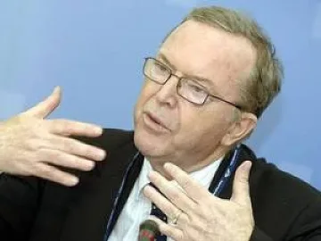 Председателят на ЕНП Мартенс е приет в болница