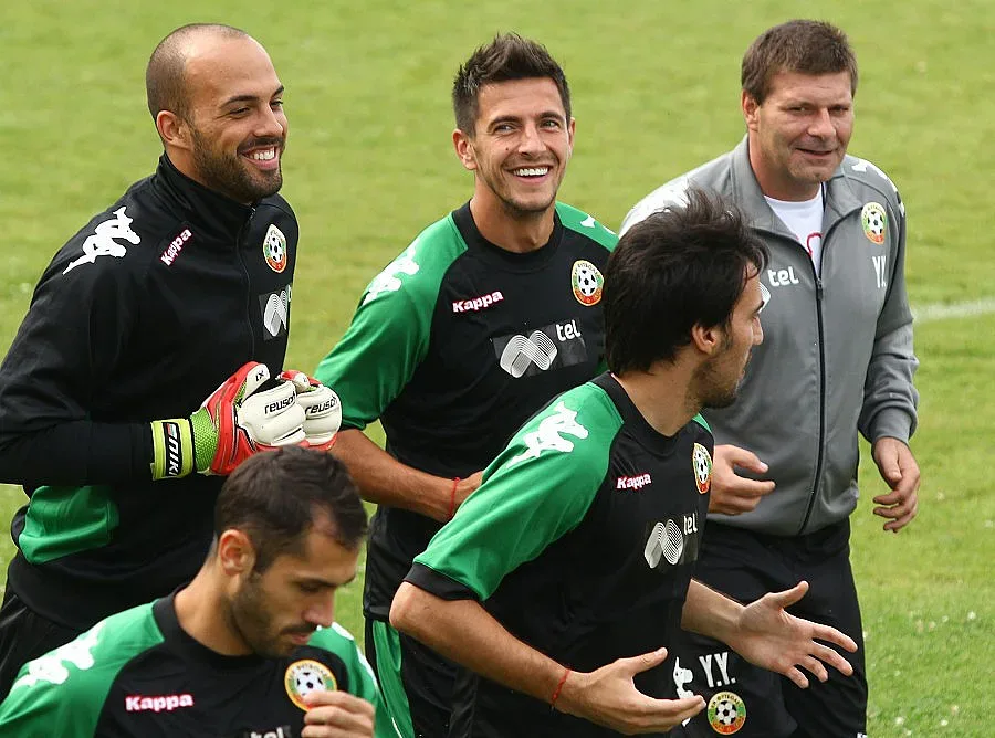 Замеряха Ники Михайлов и Ко с камъни