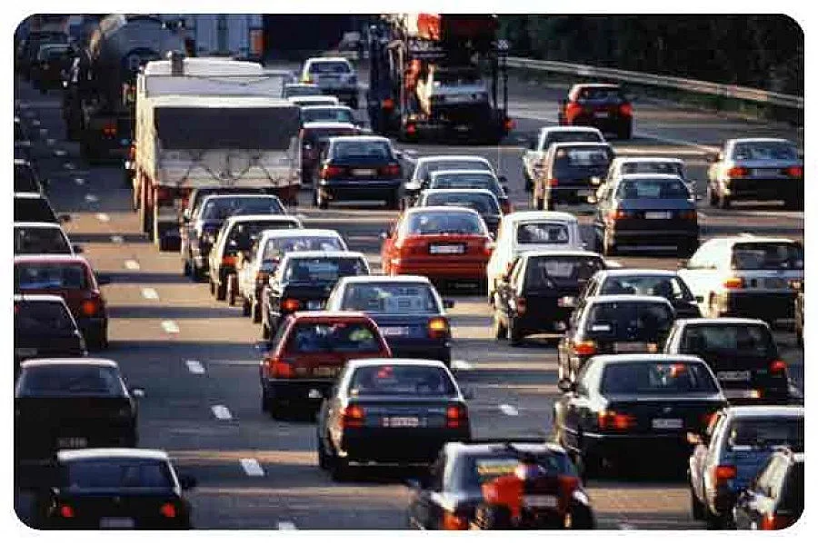 Остава натоварено движението по главен път Е-79