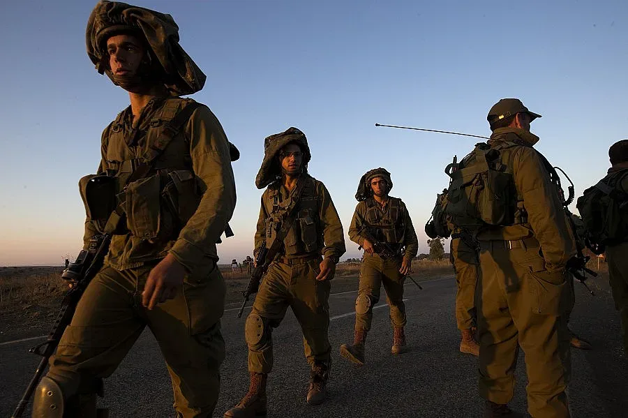 Дамаск прави човешки щит от затворници