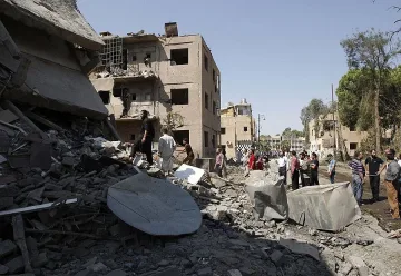 Бегълци се жалват, че са по 17 в стая