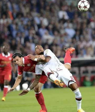 Боатенг смяна Милан с Шалке 04 