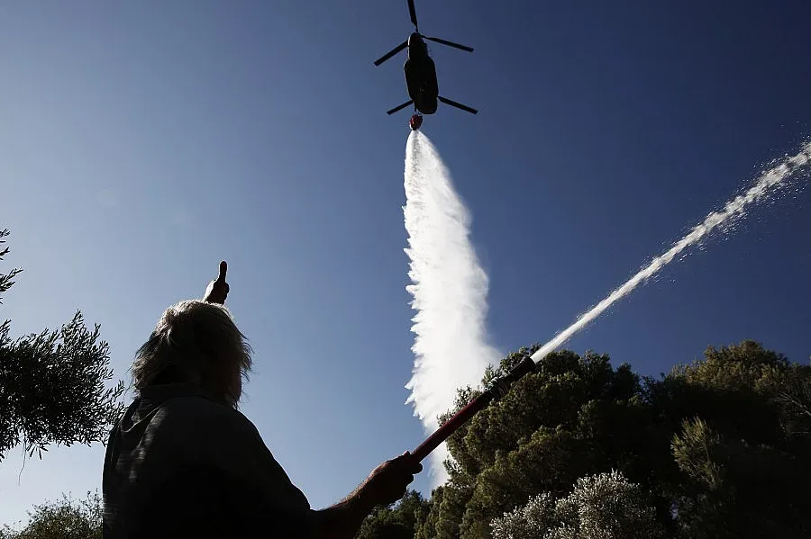 Бедствено положение в Гърция заради пожари