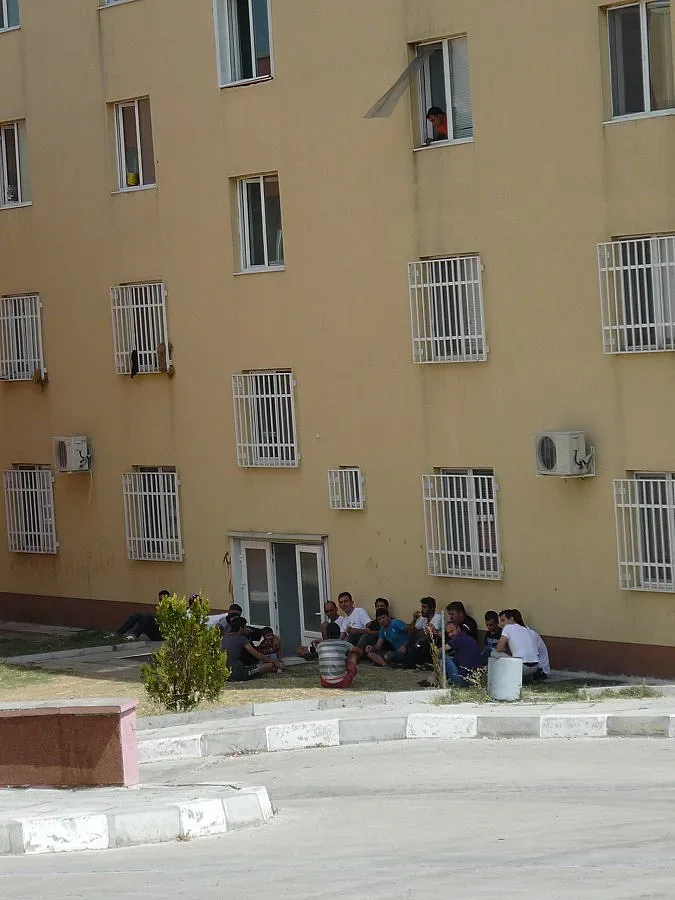 Аладин приютява сирийци в школо