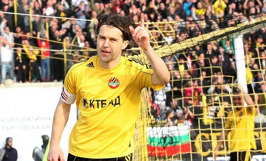Иван Цветков с първи минути и гол за Ботев след операцията