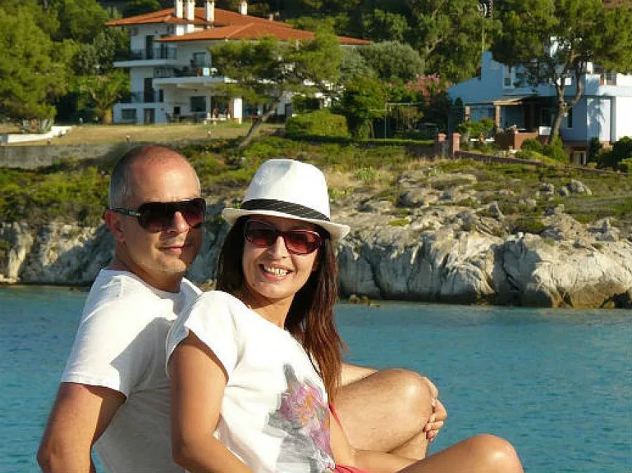 Меги от "Търси се" в Сен Тропе