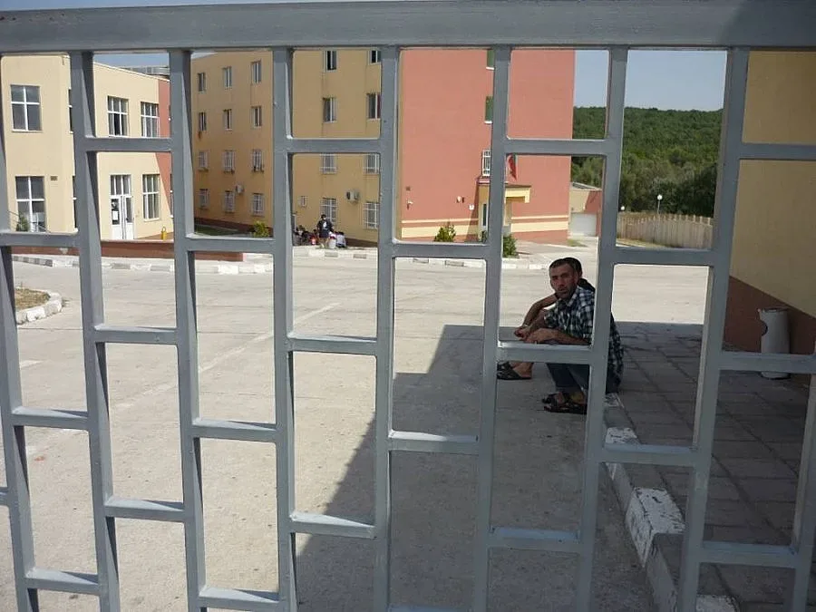 Разпъват палатки за сирийци до Болярово