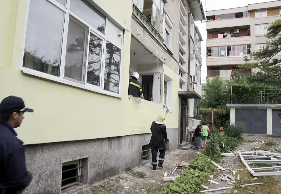 Взрив на газова бутилка рани човек