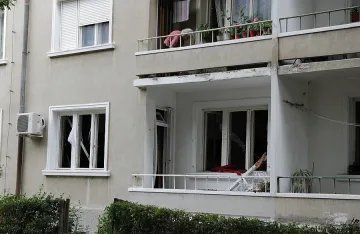 Апартамент се взриви заради теч на газ