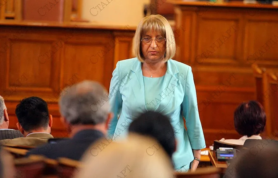 Цецка Цачева: ГЕРБ няма да се разцепи