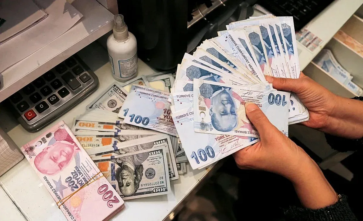 Удар по кеша в Турция. Забраняват големи плащания в брой