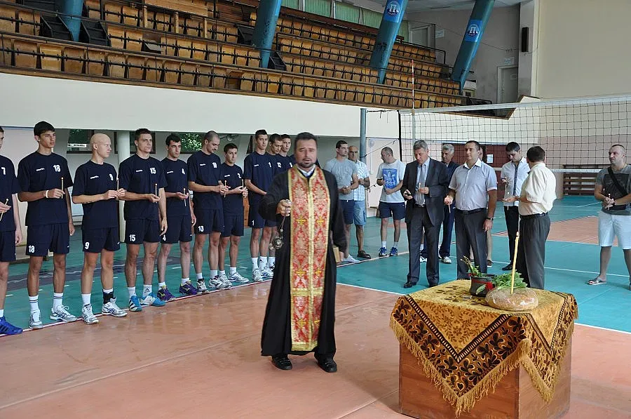 Волейболистите на "Пирин" тренират в ремонтирана зала