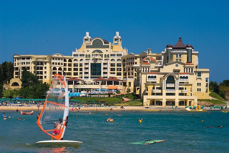 Марина Роял Палас с награда за изключителни постижения