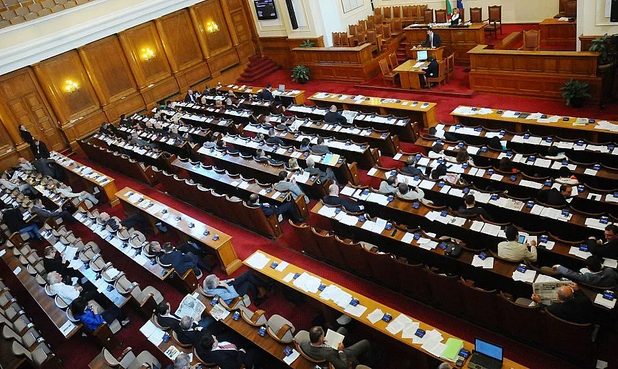 Власт и президент в спор за службите