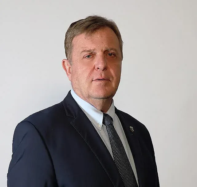 Каракачанов: Силяновска ще гледа опера, ама ще бяга от политически срещи, за да не отговаря на неудобни въпроси