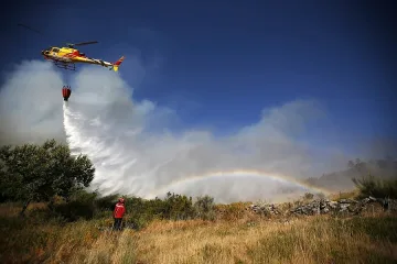 Шест горски пожара бушуват в Португалия
