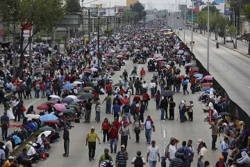 Учители от Мексико стачкуват