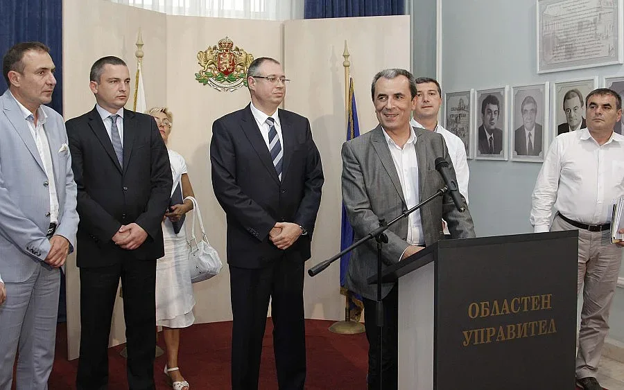 Орешарски се отчита за 100 дни във властта