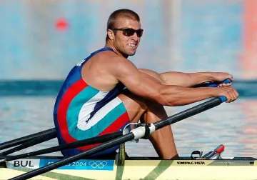 Уволниха олимпийски медалист