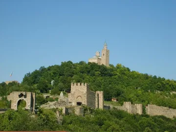 Над 1 милион лв. оставиха туристи под Царевец
