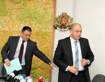 Герой от Катуница строява полицаите под тепетата