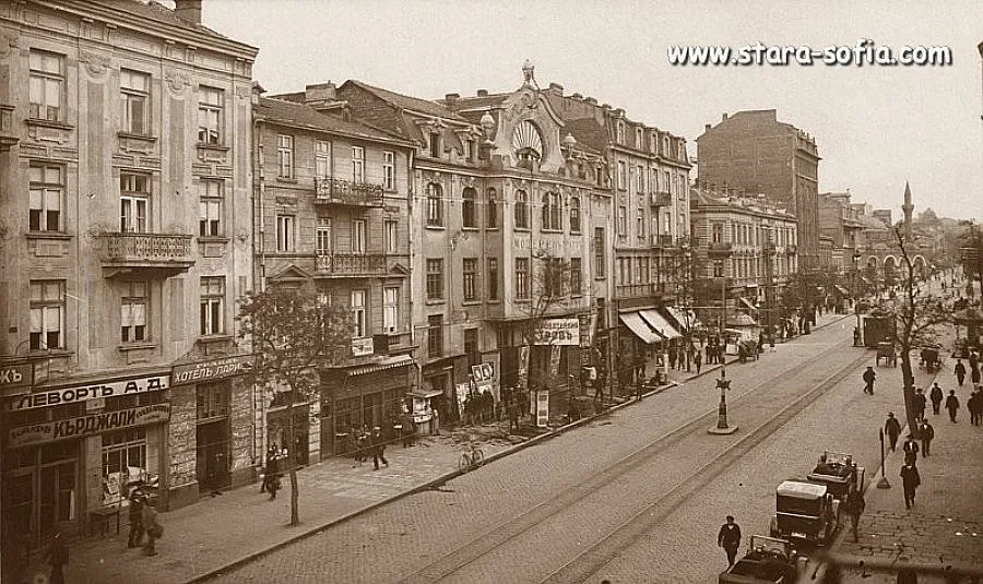 Офшорка продава първото ни кино