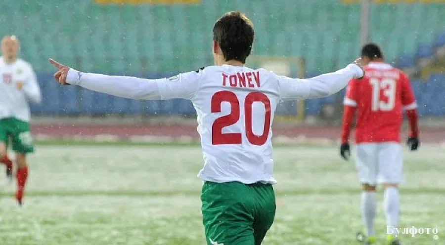 Ослепителния засенчи Тонев