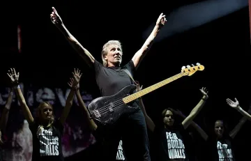 15 българчета репетират усилено "Another Brick in the Wall"