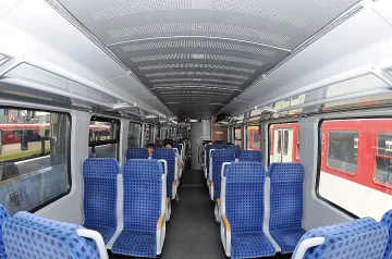 Дърво препречи пътя на експреса от Варна до София