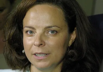 Андреева: Няма да има съкращения на медицински персонал