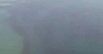 Черно море смени цвета си! Къде забраниха плуването